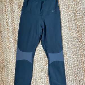 Nike Dri Fit Workout Leggings •
